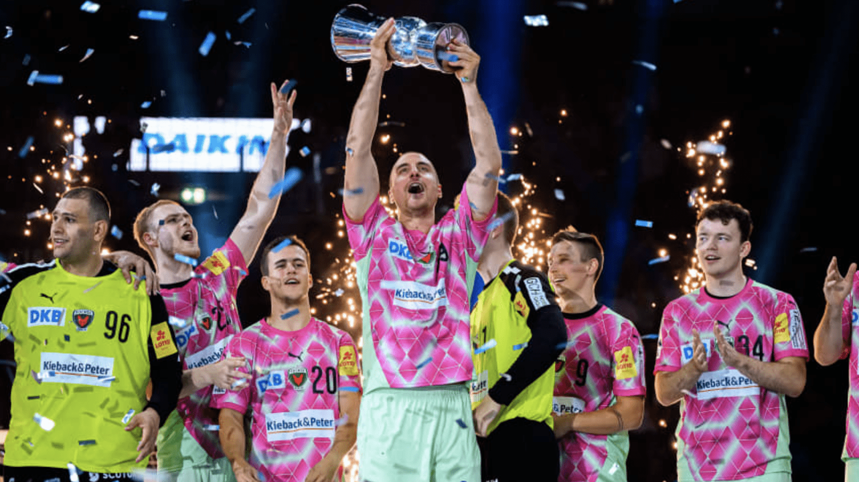 Lukas Herburger im Trikot der Füchse Berlin